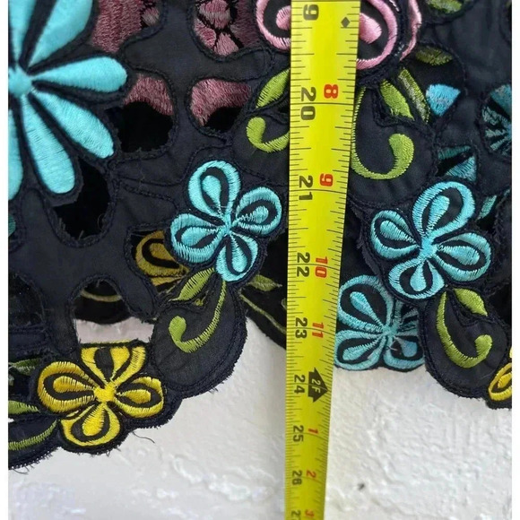 International Apparel Mart Womens Embroidered Floral Top Blouse Black Sz Small - Picture 3 of 11
